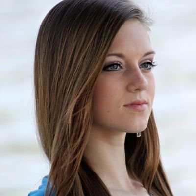 Vivian Springer - D2C Brands Grant Research Specialist AI Specialist